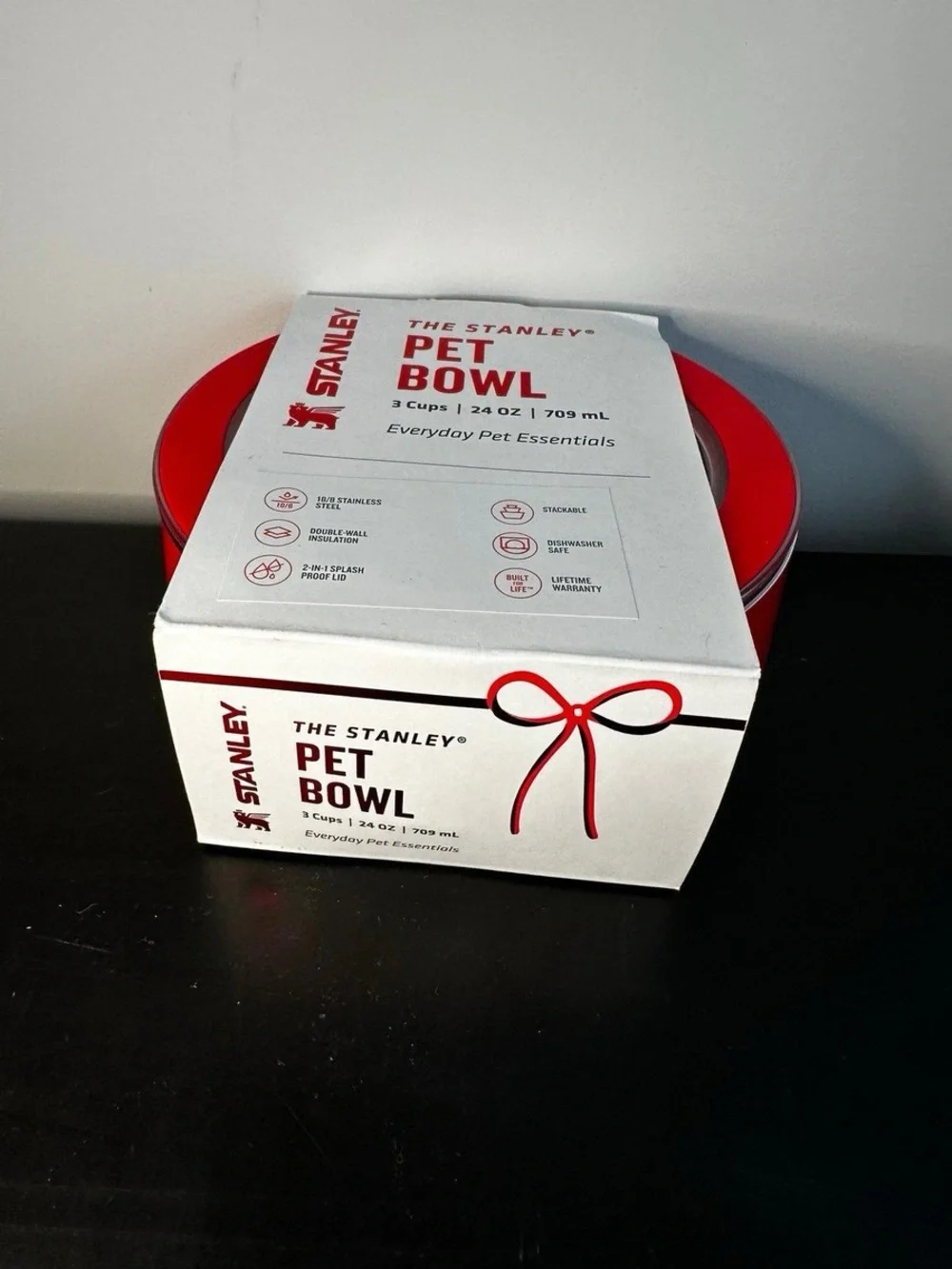 Stanley Everyday Pet Bowl in Candy Cane
